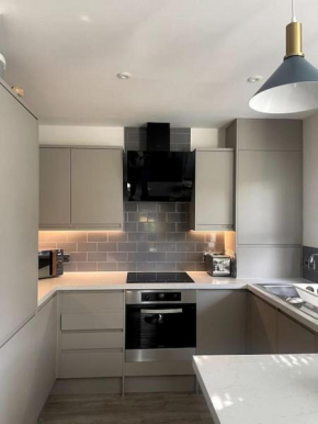 2 Bedroom Flat Bracknell Free Parking